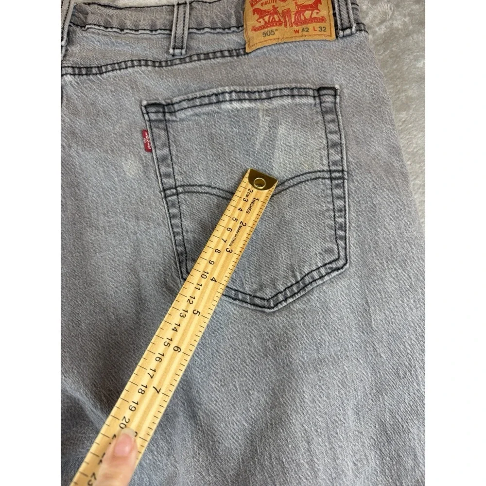 Levi's 505‎ Jeans Men's 42x32 Gray Denim Straight Fit